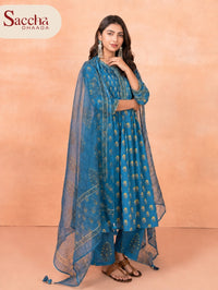 Cotton Gud Mughal Buti Kurta Set In Classic Blue