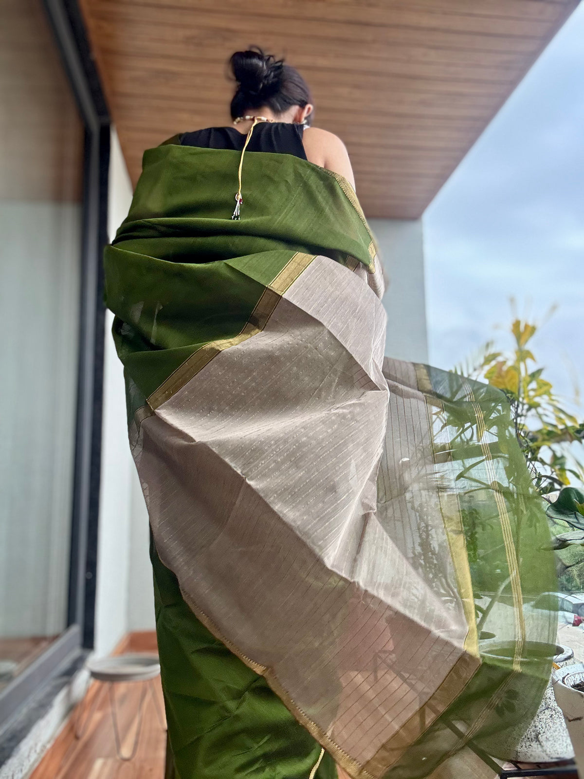Handloom Maheshwari plain cotton silk saree with Gicha pallu Mhendi green